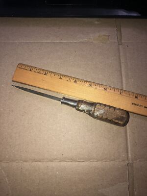 Vintage Irwin Screwdriver 800-4'' with Wood Handle Made In USA