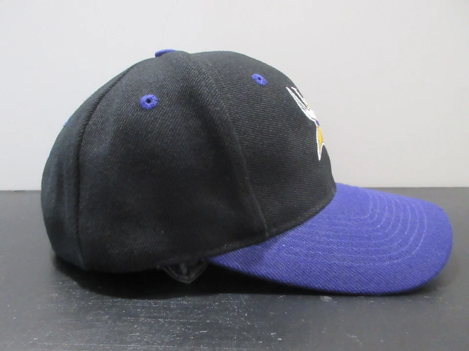 VINTAGE Minnesota Vikings Hat Cap Snap Back Black Purple NFL Football Logo Mens - Image 4 of 4