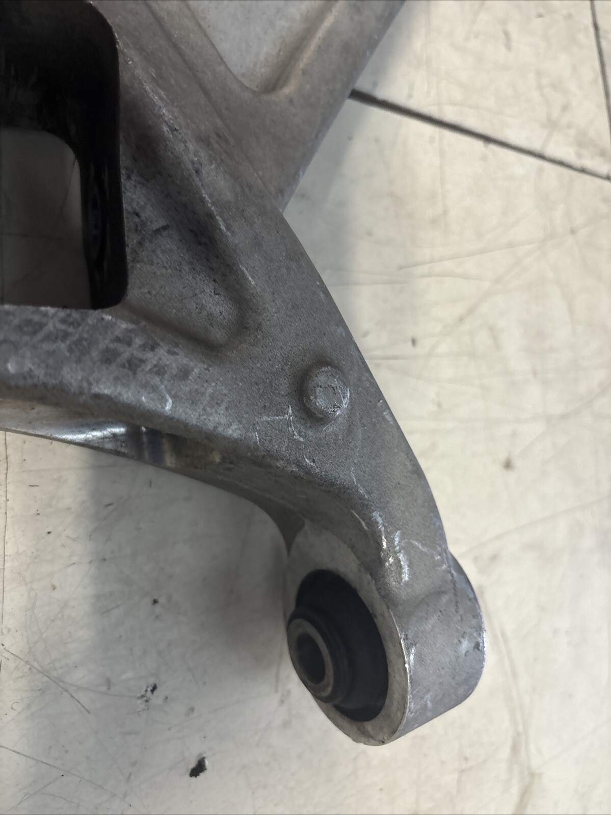 mclaren rear left control arm suspension 650s mp4-12c 675lt part 11b0071cp