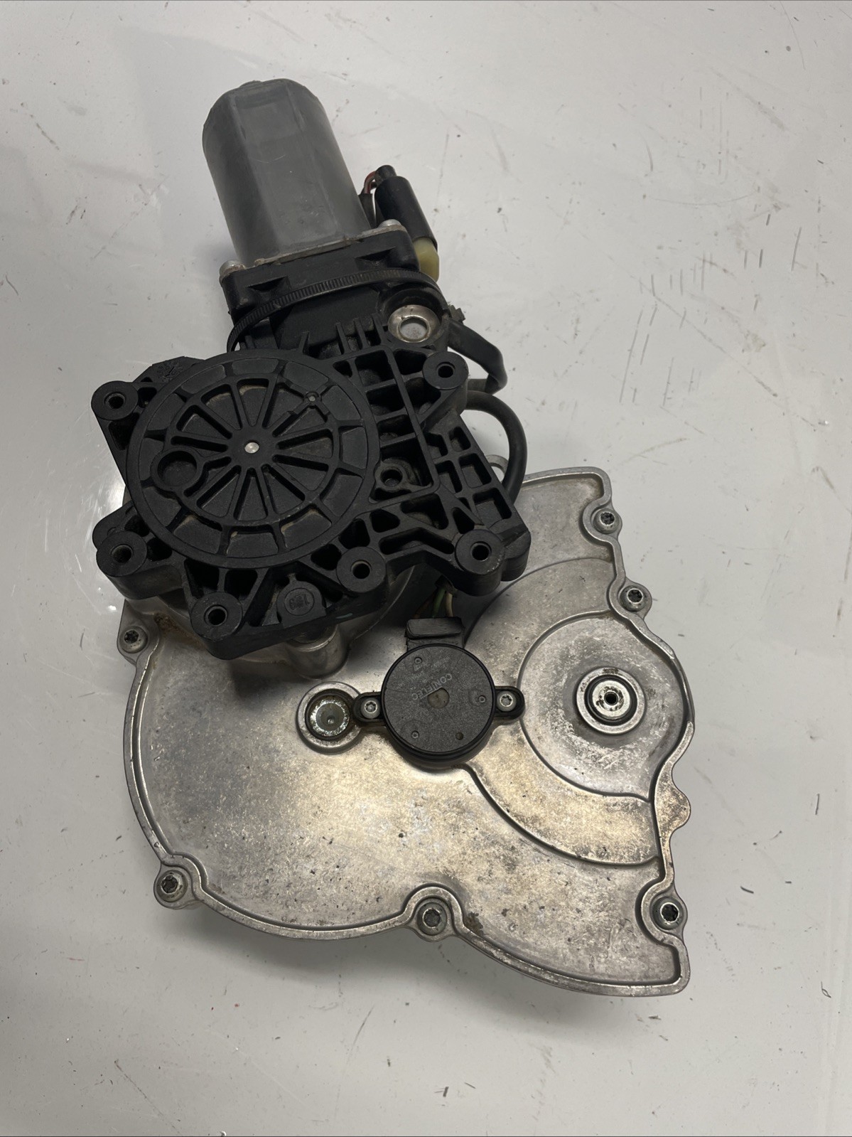 2006 Bentley Continental OEM Trunk Power Decklid Lift Motor Actuator 3W0827852D 