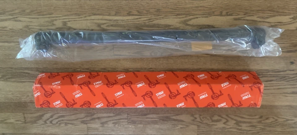 TRW JSA113 - Manguito de ajuste de varilla de amarre - 2005-2024 F-250, F-350 Super Duty 4x4 Foto 2 de 4