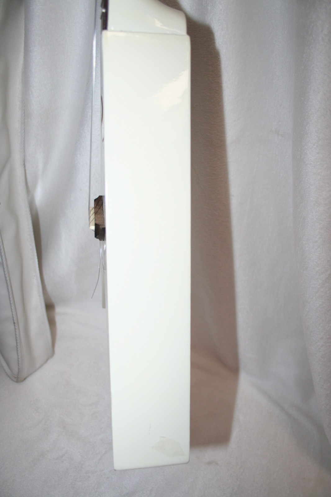 VINTAGE RARE FLYING V SOPRANO UKULELE GLAM ROCK SPACE AGE UNIQUE ACOUSTIC GUITAR