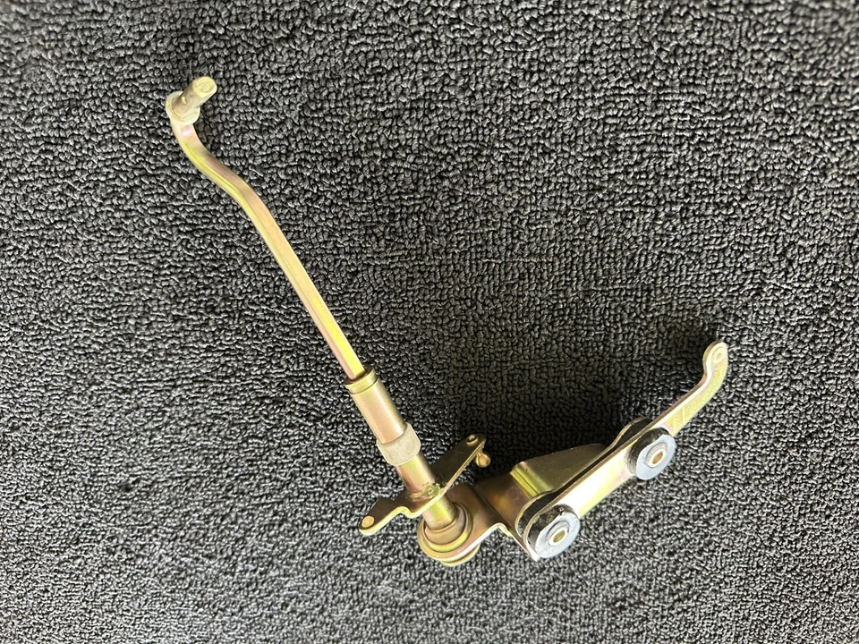 Datsun 510 610 710 throttle linkage firewall pivot OEM used Zinced - Image 3 of 4