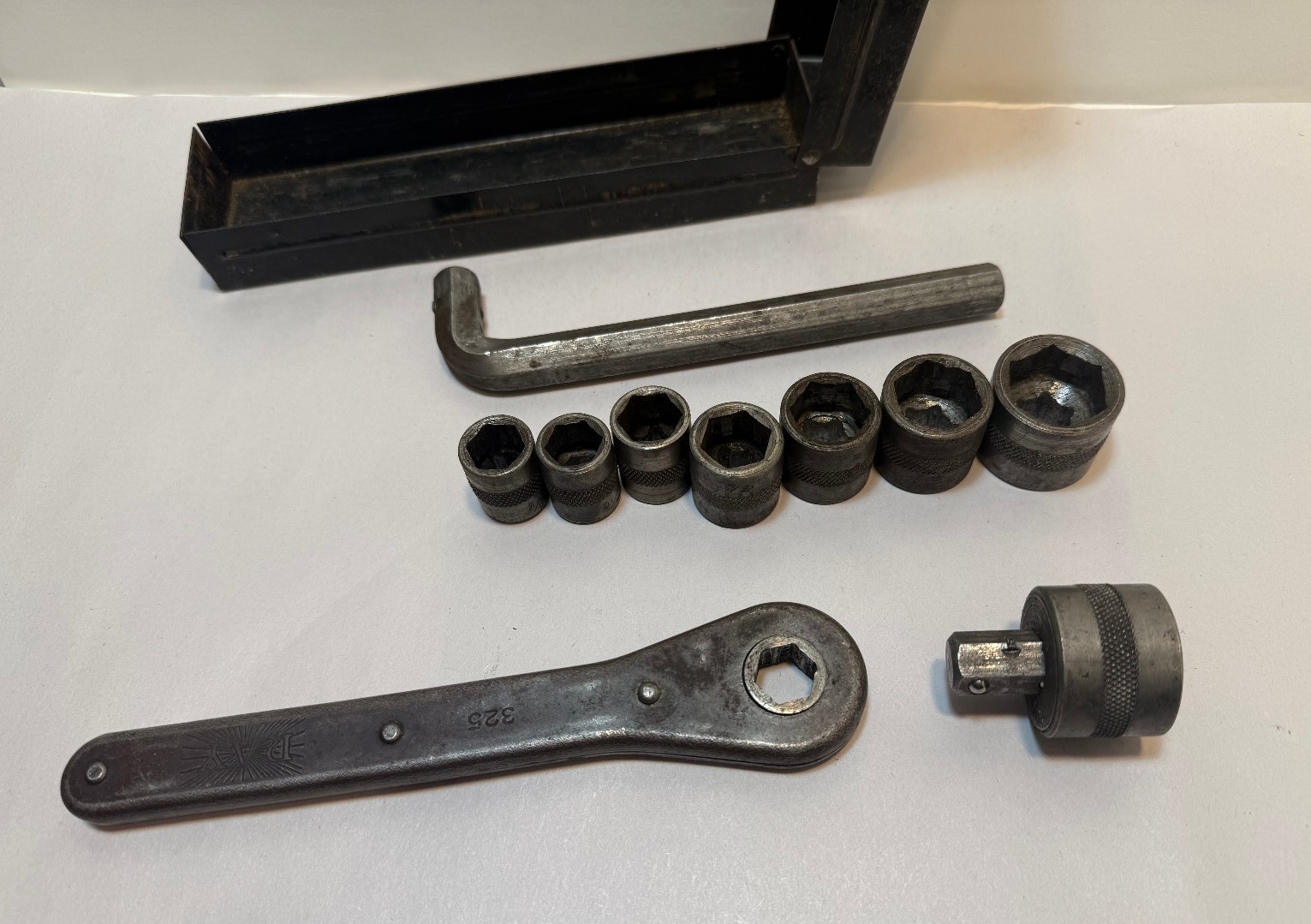 Antique Packer Auto Specialty Co Ray Wrench 325 and Sockets