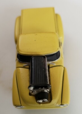 Muscle Machines 1956 FORD Pickup Truck Yellow Limited Edition  1/64 Diecast 56 
