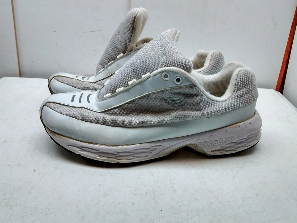 Zapato para caminar Spira para mujer de cuero blanco con cordones Oxford perforado 9,5 M 41 Foto 2 de 4