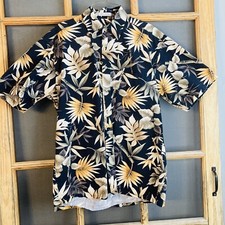 Pierre Cardin Men's SS Floral Hawaiian Shirt M. Design is on Black Shirt