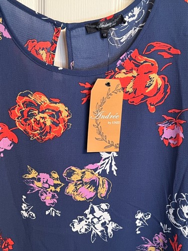 Nueva con etiquetas Andre by Unit Talla 1X Blusa Boho Floral Azul con Mangas de Campana en Capas - Imagen 3 de 6