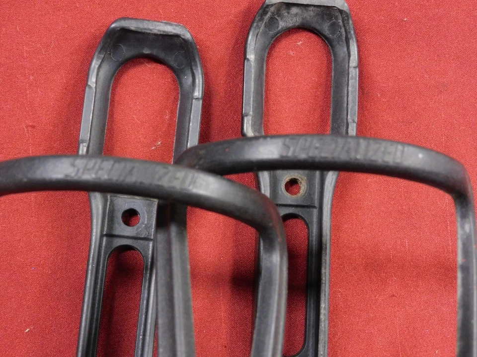 Juego de 2 jaulas para botellas de agua compuestas negras retro especializadas H2O 46 gramos Foto 2 de 4