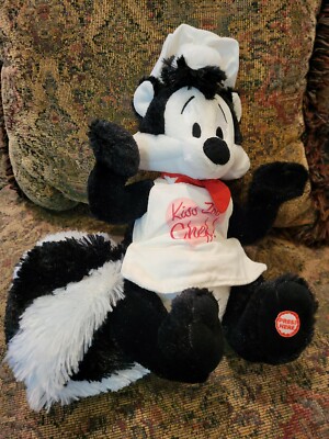 Talking Pepe Le Pew Plush Kiss Zee Chef Skunk Looney Tunes