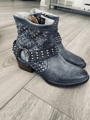 Very Volatile Leather Western Ankle Booties Size 6,5 Women's Blue Gray Harness