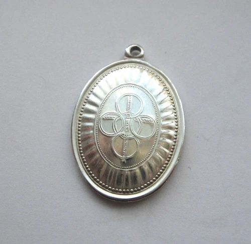 Vintage 1975 TOWLE Sterling Silver 5 Golden Rings Christmas Bracelet Charm