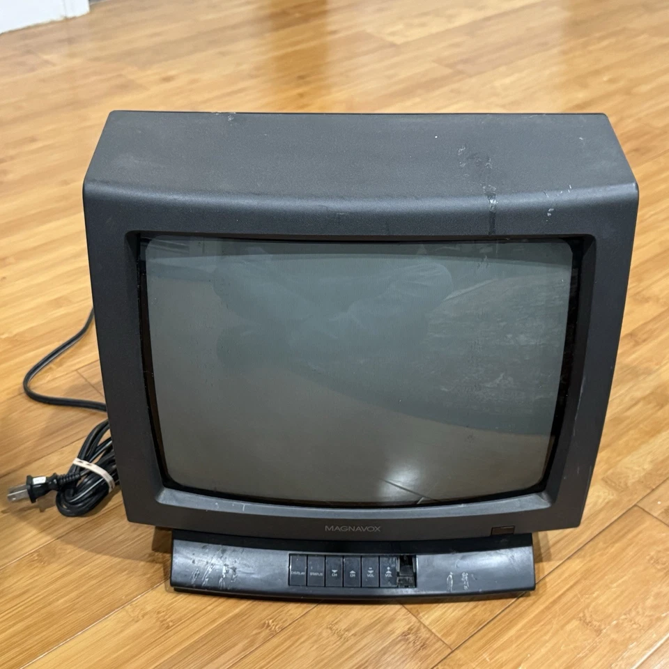Magnavox 13S402 Old School Retro CRT Gaming Television 13" TV Tested Works READ - Image 2 of 4
