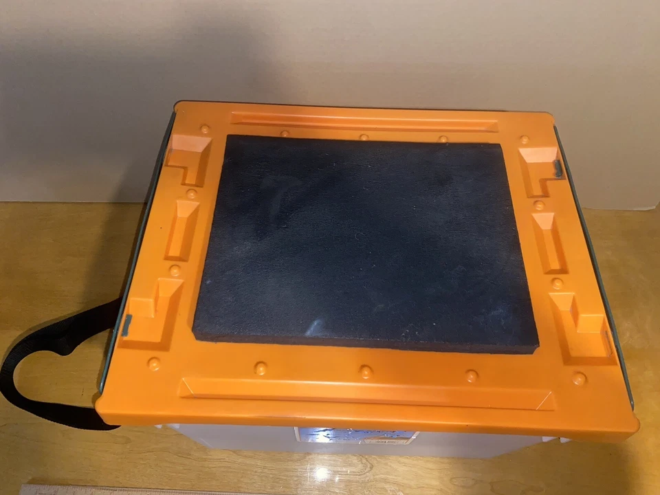 Caja de hielo naranja Reliance Woodstream Foto 3 de 4