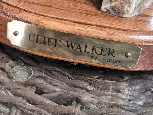Vintage Signed CLIFF WALKER RAM SHEEP Sculpture ON ATTACHED WOODEN BASE 731/1000 - Picture 4 of 13