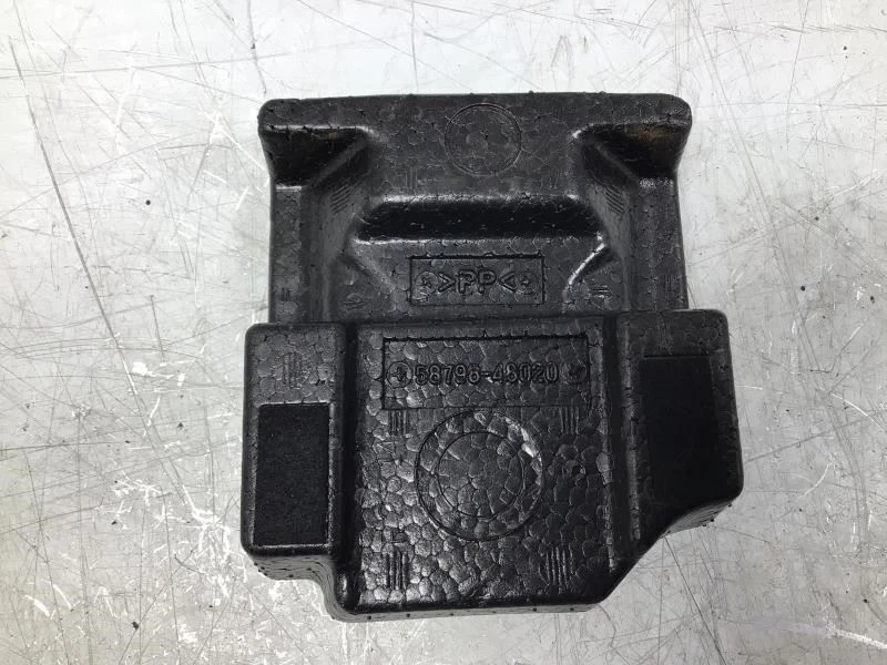 Cubierta de cojín porta neumáticos de repuesto Toyota Highlander Hybrid 2008 de fábrica Foto 4 de 4