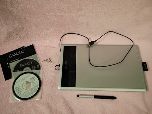 Bamboo Creative CTH-670 drawing tablet (2011)