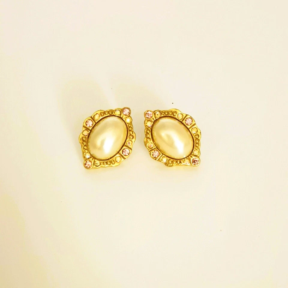 Pendientes de poste de perlas de imitación 1928 tono dorado borde de vieira piedras aurora boreal Foto 2 de 4