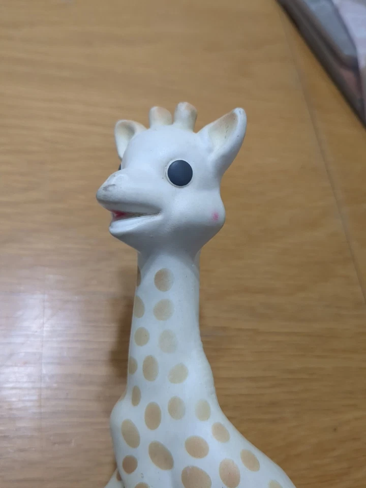  Sophie The Giraffe Rubber Squeaker Squeaky Teether Toy 7.5” Baby  - Image 3 of 4