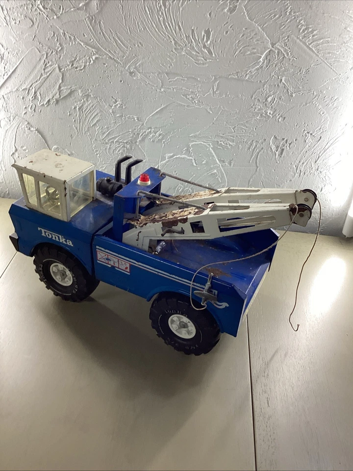 Vintage '70s Mighty Tonka Blue Double Boom Wrecker / Tow Truck - Image 2 of 4