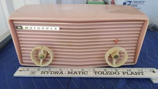 Vintage Pink Motorola Model 57R Tube Radio For Parts ASIS