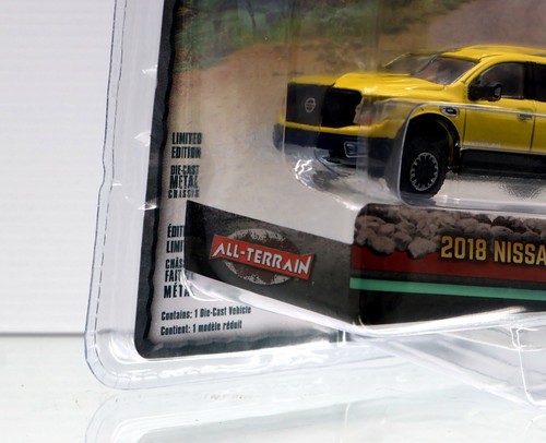 Greenlight 1/64 2018 Nissan Titan XD Pro-4X Diecast Pickup Truck - Picture 4 of 7