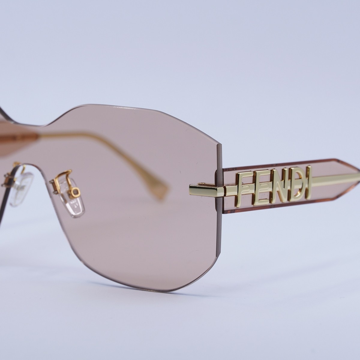 Fendi FE40067U 30S Transparent Rose/Gold/Rose 99-0-140  display picture 2