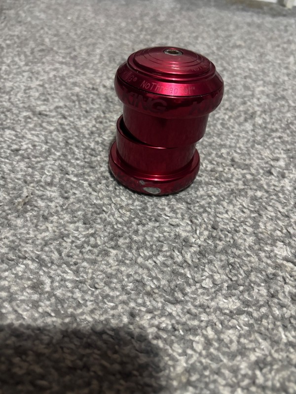 chris king nothreadset 1.5 inch headset red
