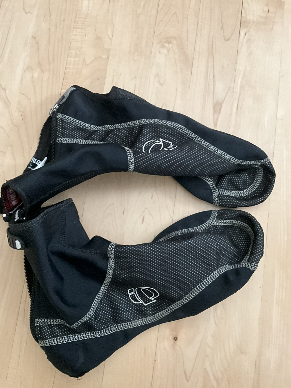 Pearl Izumi Cyclone Shoe Cover Size Large Black (Style 9126) light use