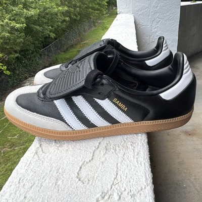 adidas Samba Low Top Lace-Up Athletic Sneakers Black/White Men Solid Rubber