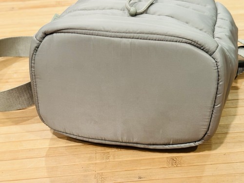 Bolso cubo Jason Wu Puffer de nailon con cordón beige correa ajustable extraíble - Imagen 8 de 19