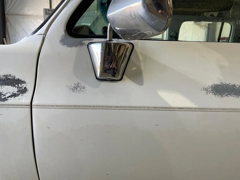 77-91 SUBURBAN 1500 Driver LH Olympic White-50U Power Door Shell — 第 3/4 张图片