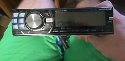 Alpine CDE-9852 CD Player In Dash Receiver