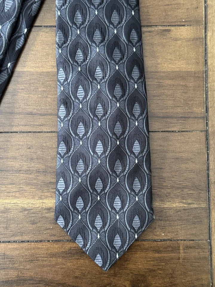 JOHN W. NORDSTROM Men's 100% Silk Tie ITALY Geometric Blue/Multicolor EUC - Image 2 of 4