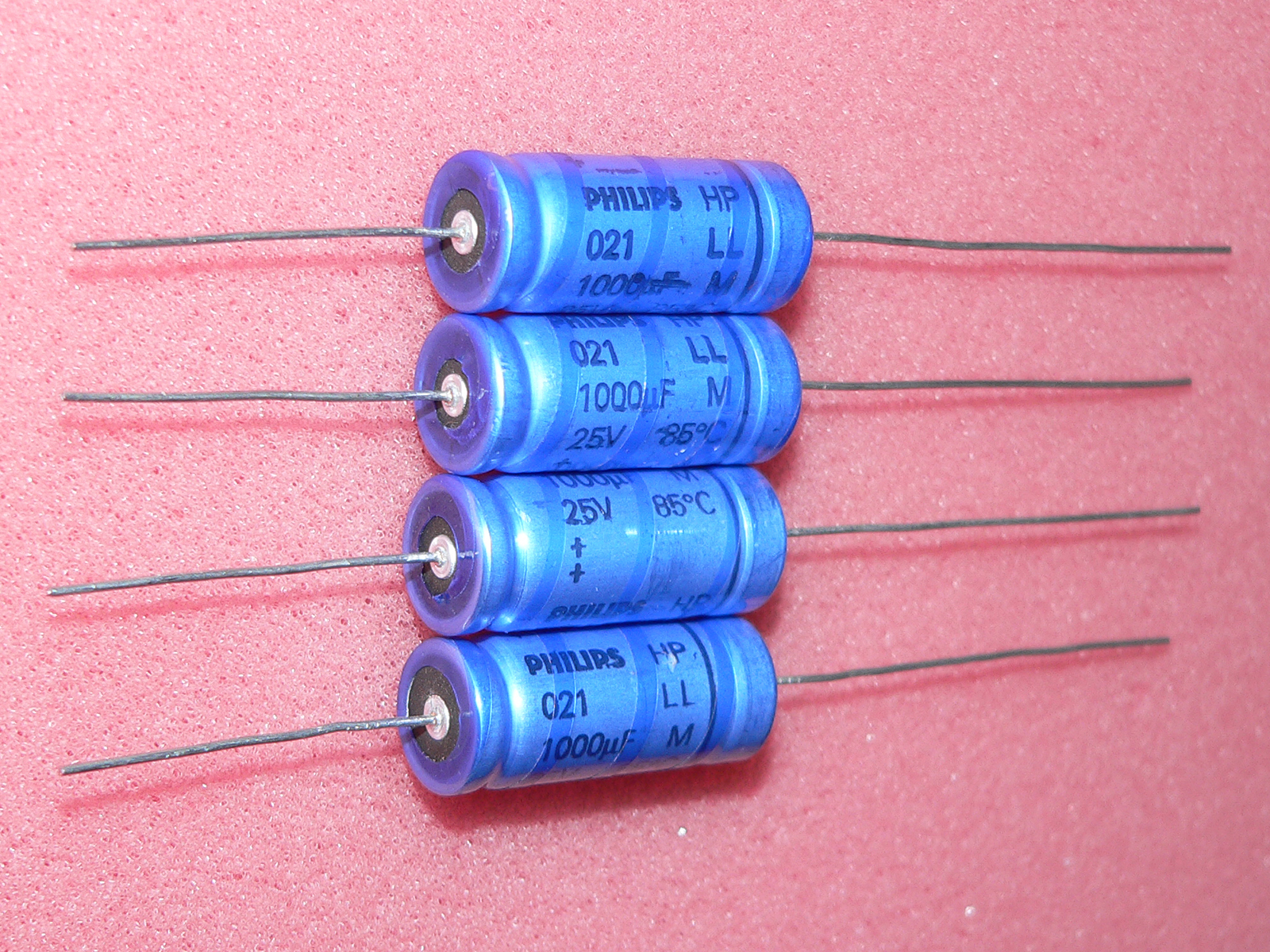 5 PHILIPS 1000uf 40v CONDENSATORE ELETTROLITICO ASSIALE VINTAGE 2222-032-17102