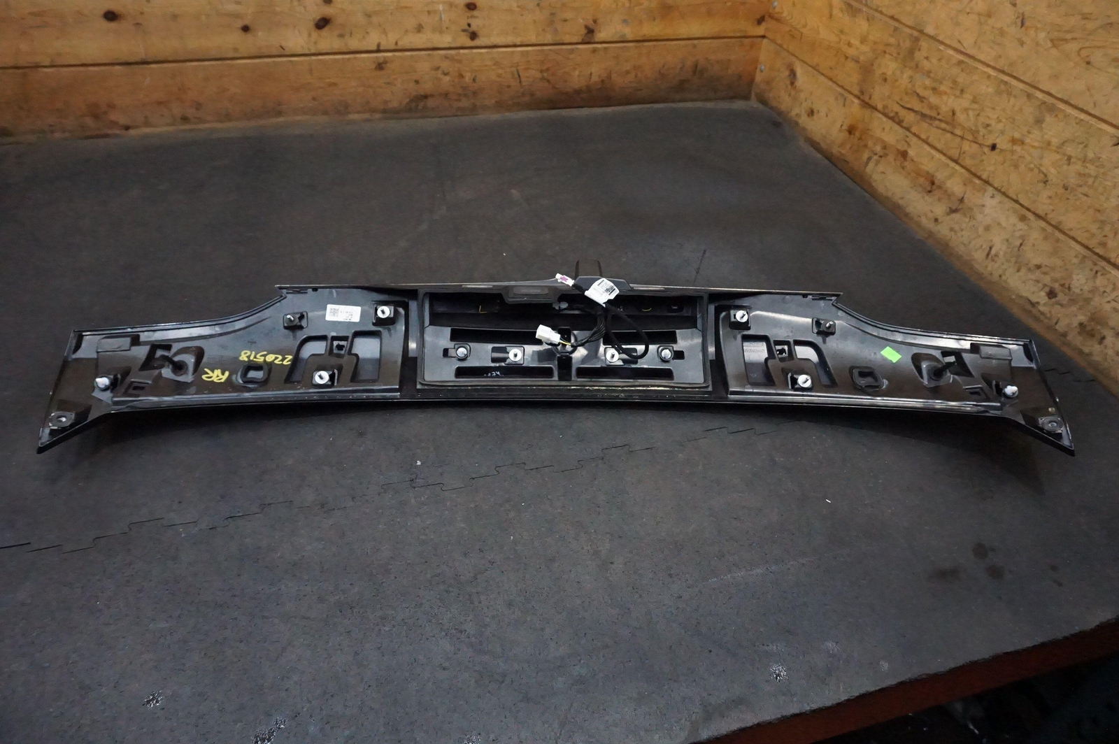 Rear Trunk Tailgate Release Handle Back Up Camera OEM Black Maserati Levante