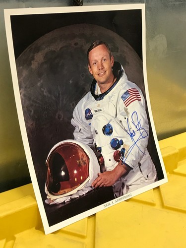 NEIL ARMSTRONG ORIGINAL NASA 8X10 PHOTO SIGNED AUTOGRAPHED PSA/DNA LOA AUTO 8 !! - Picture 6 of 7