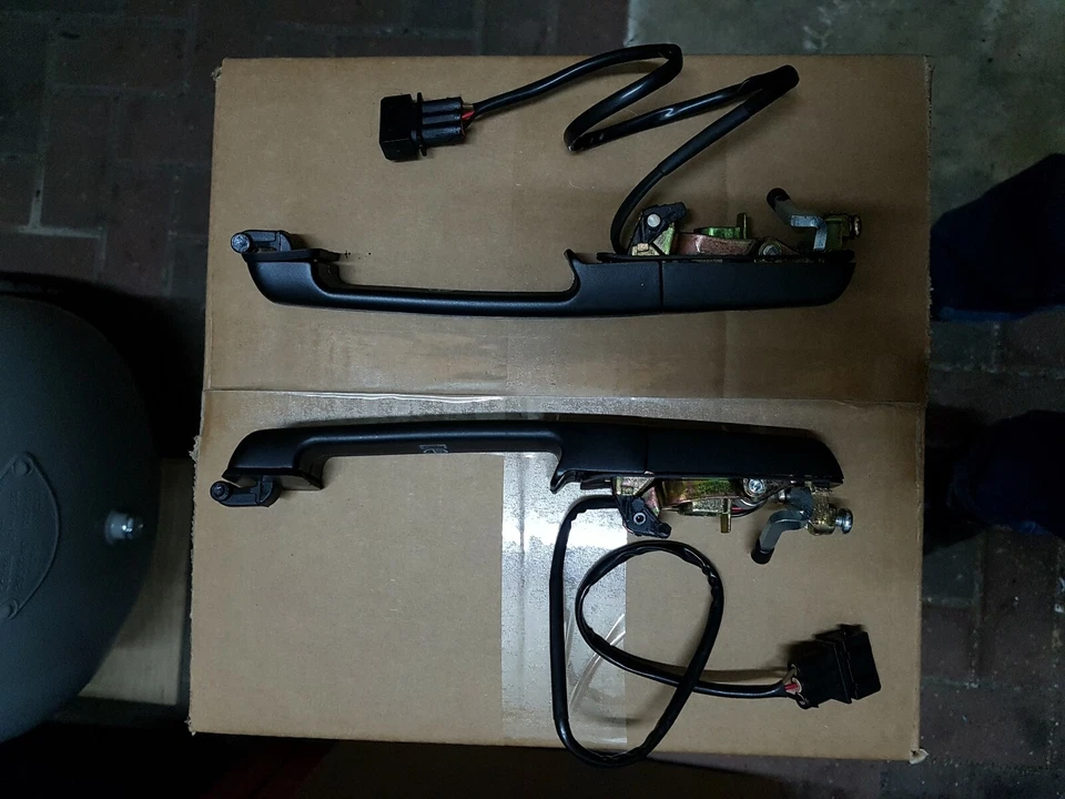 Satz neue Türgriffe außen VW Corrado - Bild 3 von 4