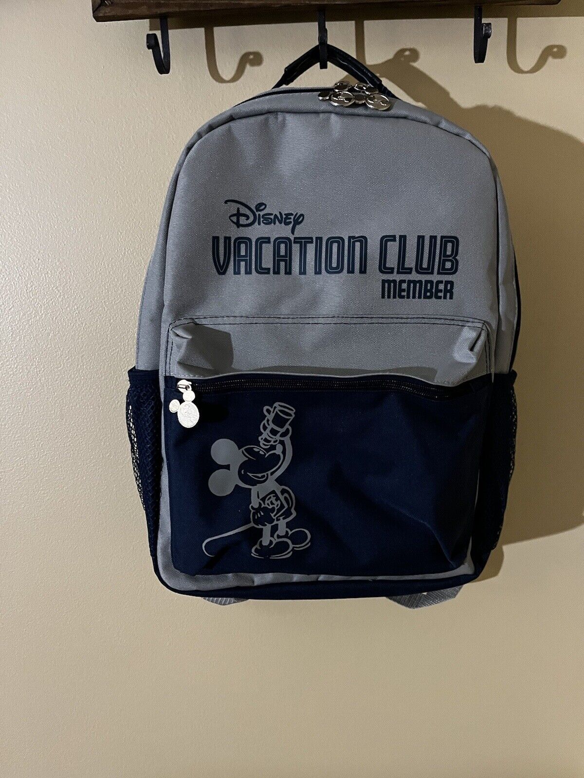 Disney Vacation Club Member Backpack Gray Blue Mickey Mouse Zipper Pockets