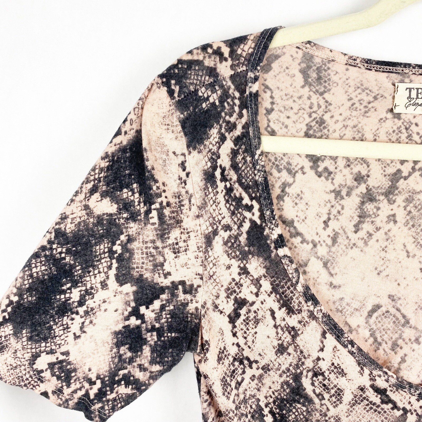 Elizabeth and James Textile Python Snakeskin V-Ne… - image 2