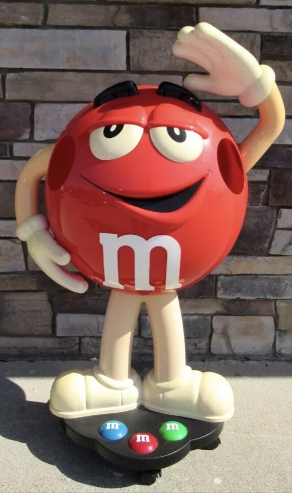 エムアンドエムズ　キャンディ・ストアディスプレーフィギア(レッド) ウィズトレー Large M&M's Life Size 42