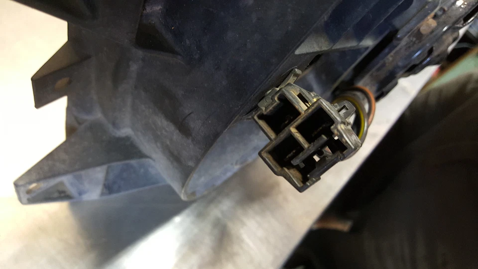 93-97 Ford Probe GT 2.5L V6 Radiator Condenser Cooling Fan Shroud Assembly OEM A - Image 4 of 4