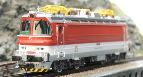 ## Piko 51387 Elektrolokomotive BR 240 ZSR - Spur H0 - Neu in OVP ## - 第 2/2 張圖片