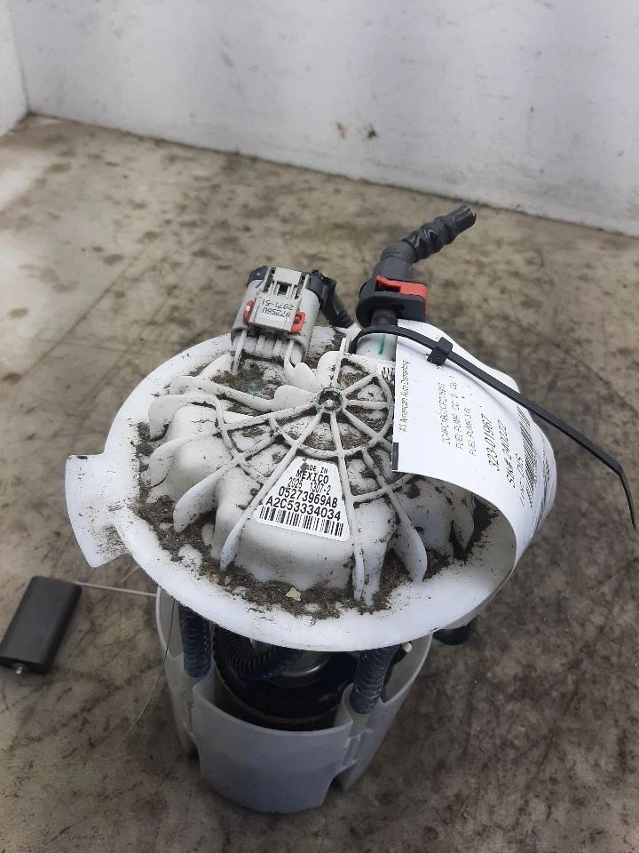 Conjunto de bomba de combustible Dodge Caravan 2011-2020 motor de 3,6 L 68060507AB Foto 2 de 4