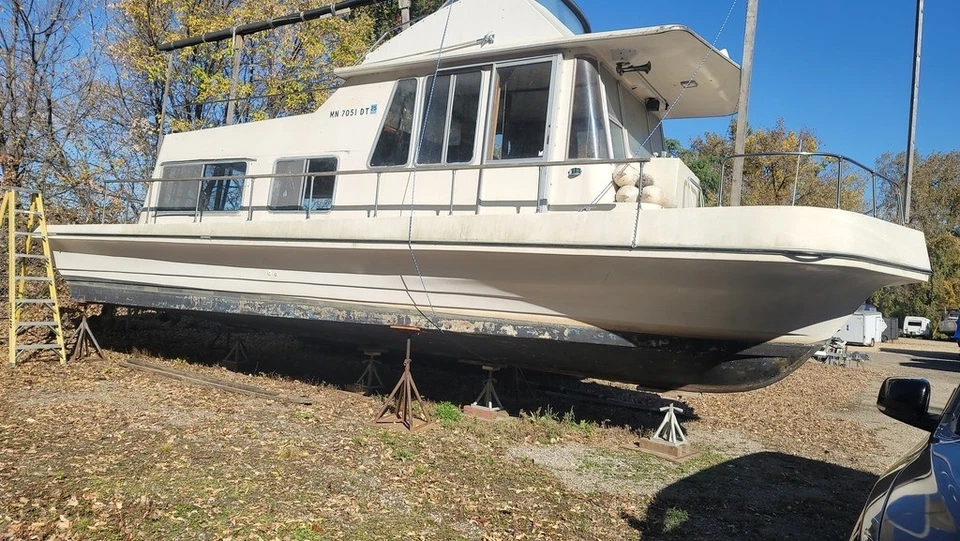 1971 Boatel 36 Tradewind Houseboat (2) Chevy 160HP i/o Vintage Style - Image 3 of 4