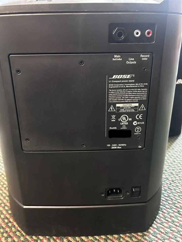 Módulo de soporte de alimentación compacto Bose L1 con mezclador y subwoofer integrados Foto 2 de 4