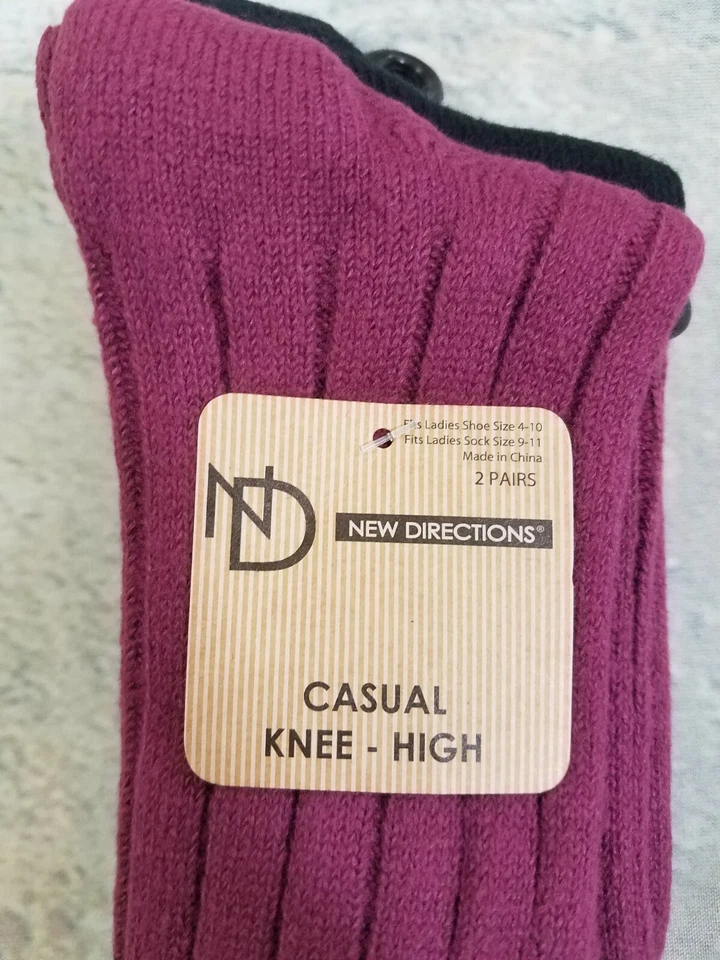 Pack de 2 pares de calcetines hasta la rodilla New Directions ciruela y negro para mujer  Foto 2 de 4