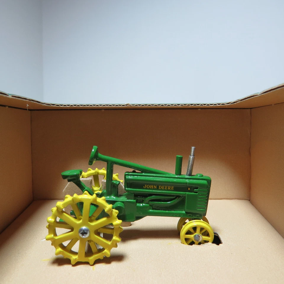SpecCast John Deere 1935 "B" Tractor USA 1/64 JD-JDM-060-B - Image 2 of 4
