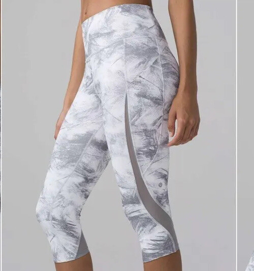 Lululemon Sz 6 Pace Perfect Crop 17" Breeze By White Light Cast Light Cast Gray