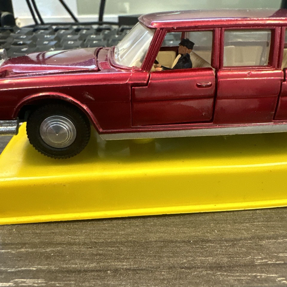 Dinky Toys 128 Mercedes Benz 600 limusina emisión tardía con caja Foto 2 de 4